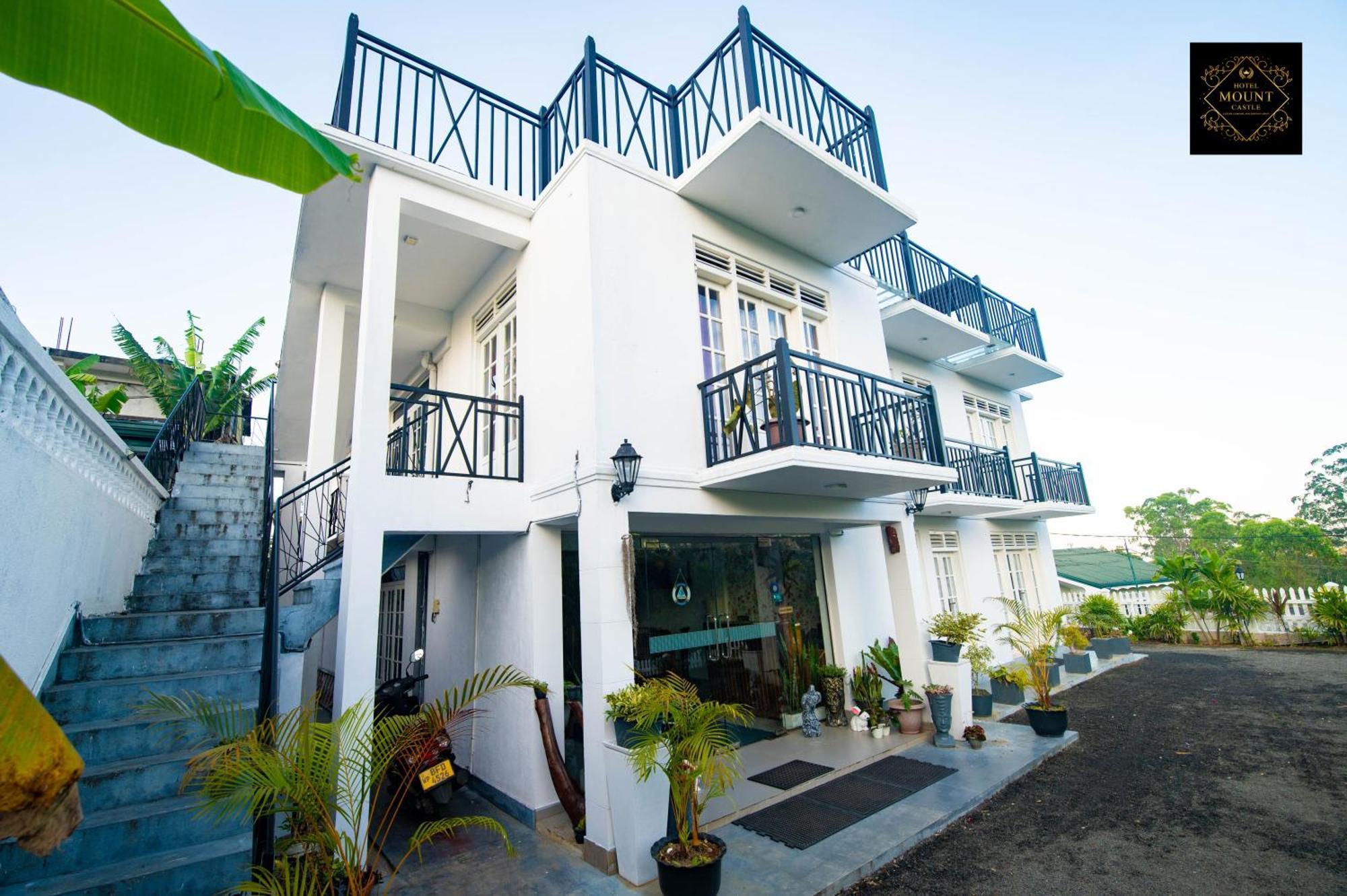 Hotel Mount Castle 3*